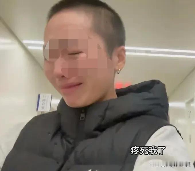 网红妈妈太不容易了，自从被小叔子小作文爆出真实人设后，瞬间变成过街老鼠，
​后面
