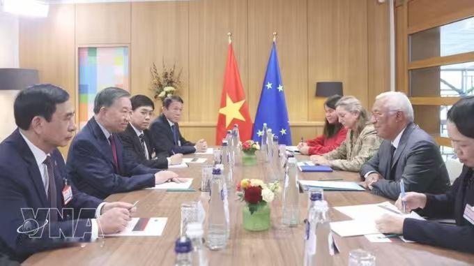 真是尴尬！说实在的，看了苏林与欧洲理事会主席科斯塔的会谈，都有点感慨，内容依旧是