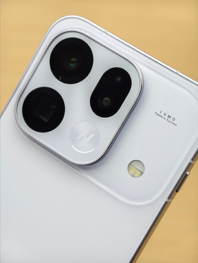 双2亿像素，但长焦这颗2亿像素的尺寸比较小，对光线要求会高一丢丢OPPOFind