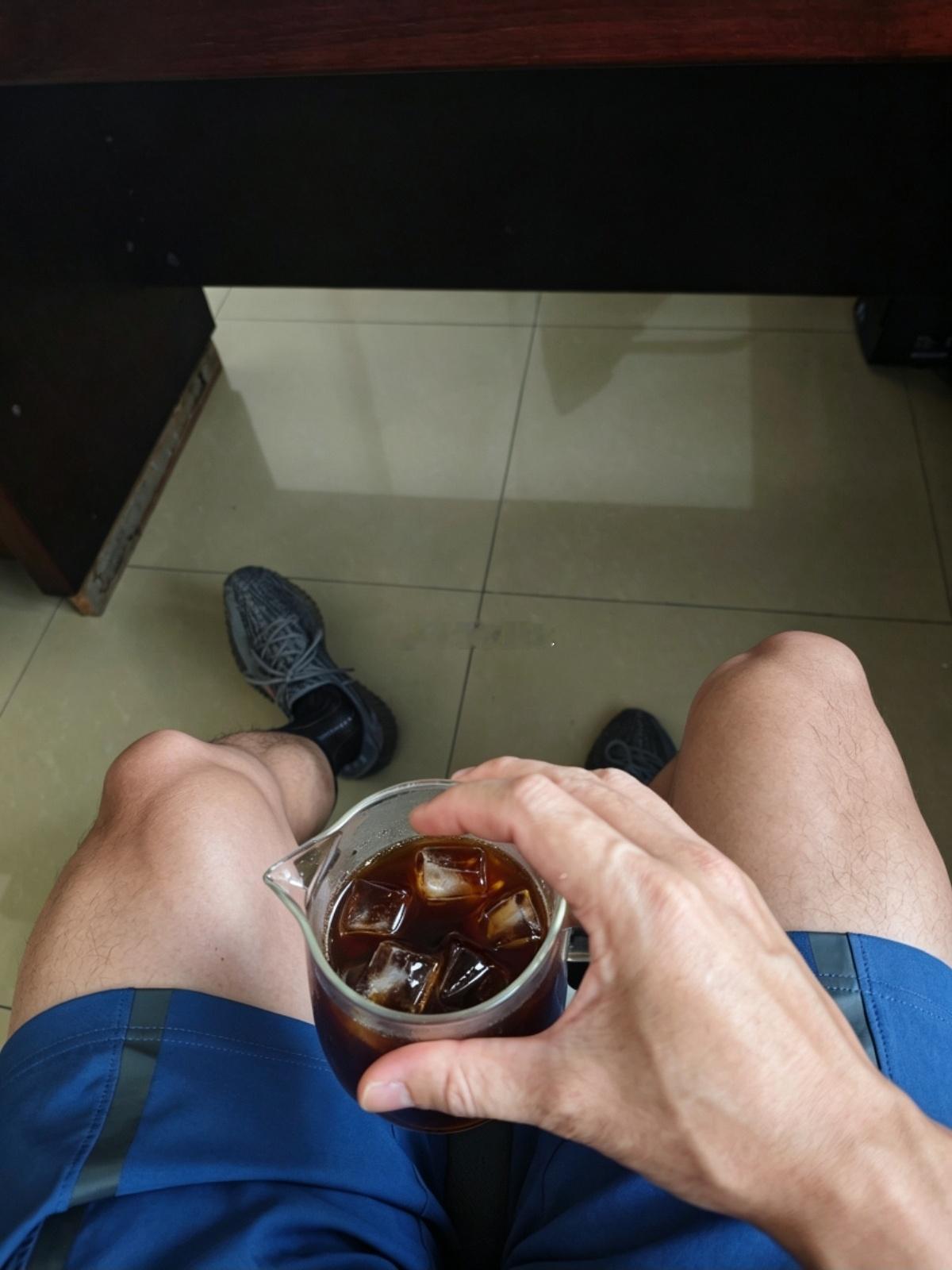 许家印一审被判无期关恒大一家公司就可以掀起这么大的波浪吗？许家印能有多大的能耐呢