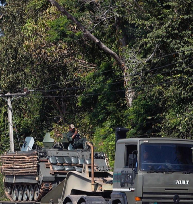 战火升级！泰柬冲突致超58万人流离 泰国再添宵禁、柬关闭边境
 
12月14日，