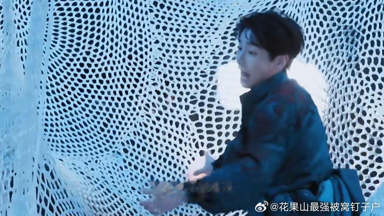 彭昱畅模仿娜扎被吓到彭昱畅模仿娜扎被吓到的样子密室大逃脱真人秀好玩的地方就是这种
