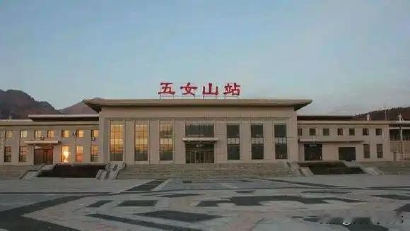 今日推荐宜居的东北小县城—桓仁
1. 桓仁满族自治县隶属本溪，地处长白山余脉、浑