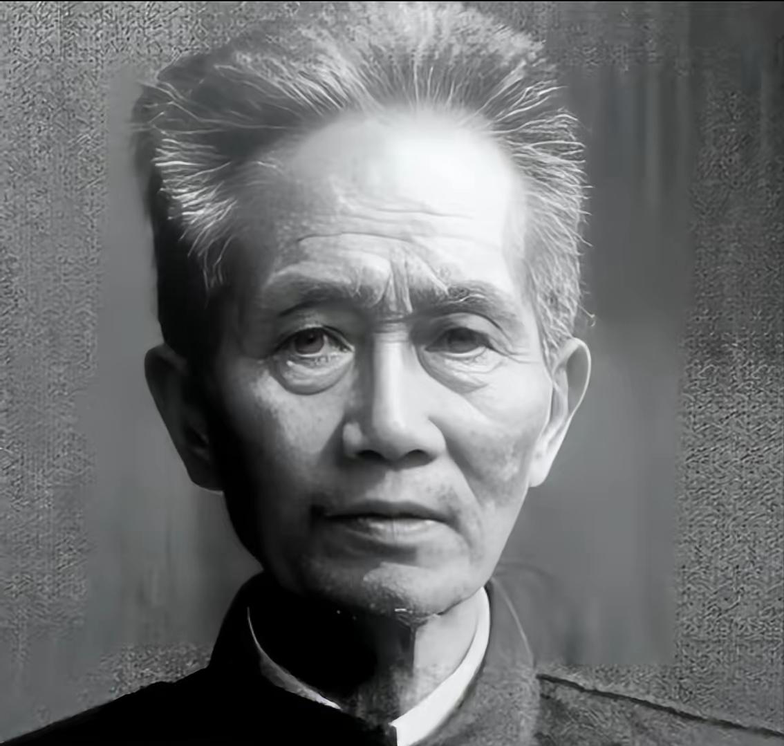 1950年，开国上将杨勇收到一封来信：“我还活着，能不能给我安排个工作？”杨勇看