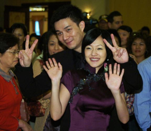 2025年大S去世后，许雅钧被曝用微信搭讪女粉丝，竟以大S出殡现场私密照为“身份