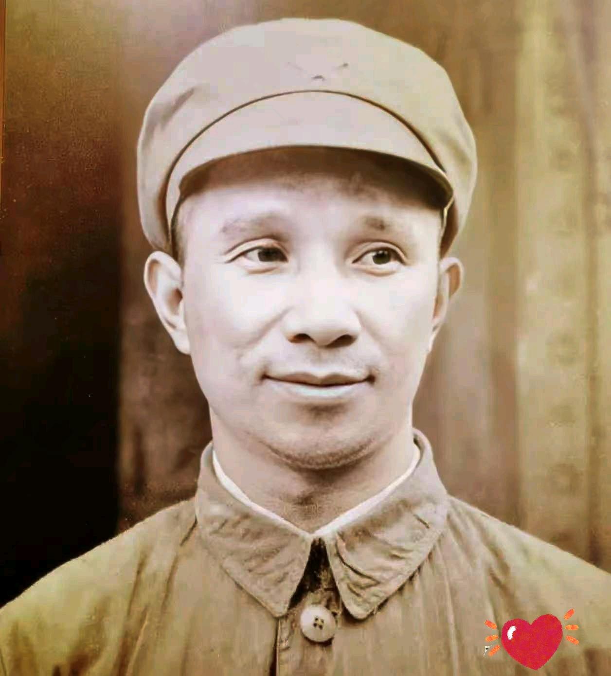 1961年粟裕到东北休息。当时粟裕已经不再是总参谋长了，有人还不准他接触军队，限