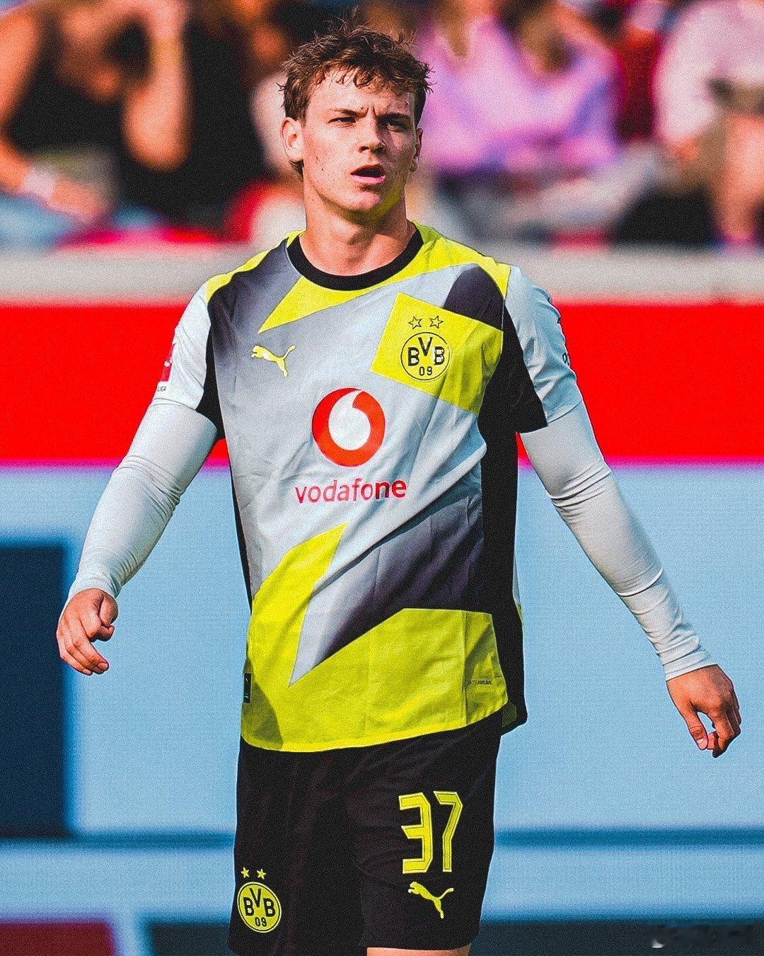 【不回】科尔-坎贝尔不太可能返回多特蒙德。霍芬海姆行使购买球员选项的可能性也很小