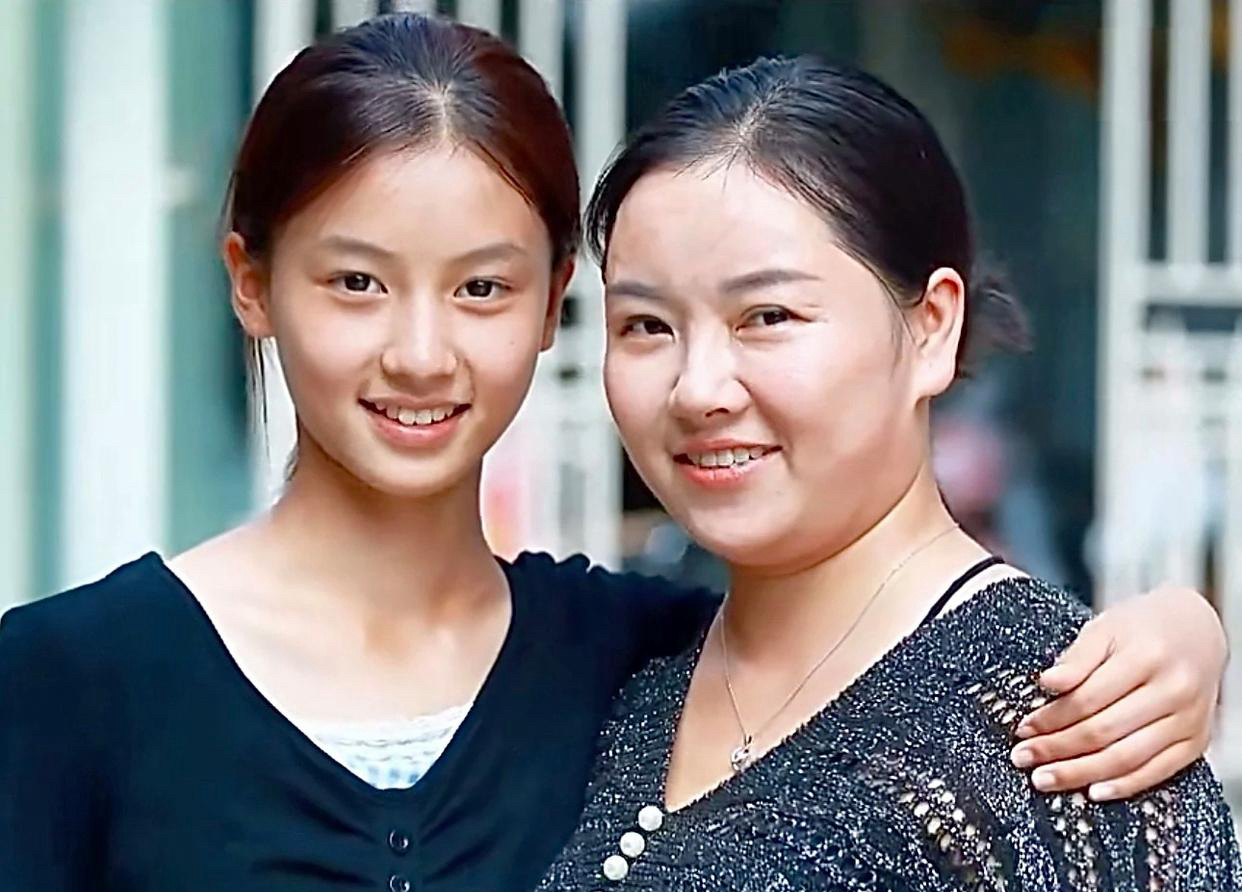 感觉是于正看七七妈妈妈那个急不可耐出来游街的样子，已经不想签她了，或者在谈合同的