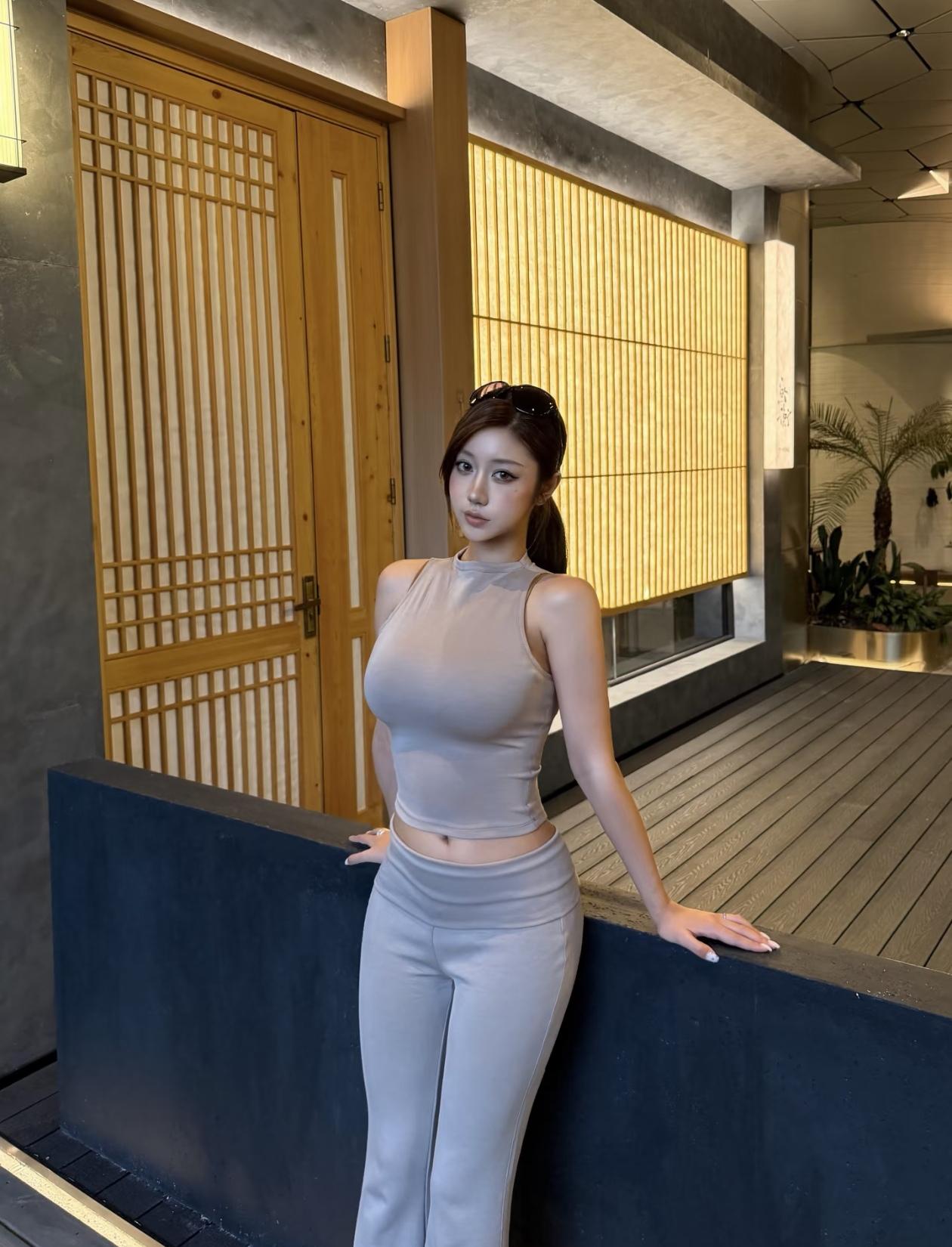 正在舒展，温柔有度