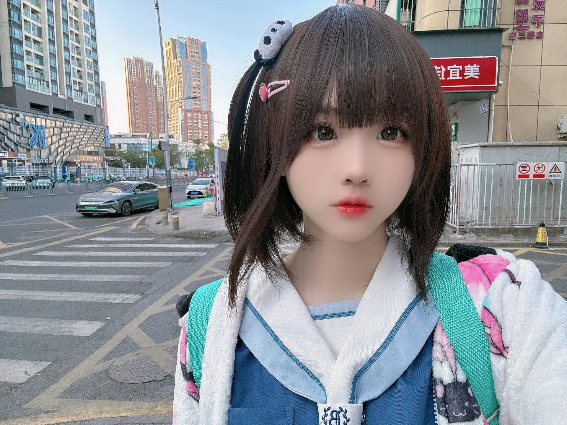 在网上刷到会夸我可爱 萌 在现实遇到只会骂我煞笔二刺螈吧