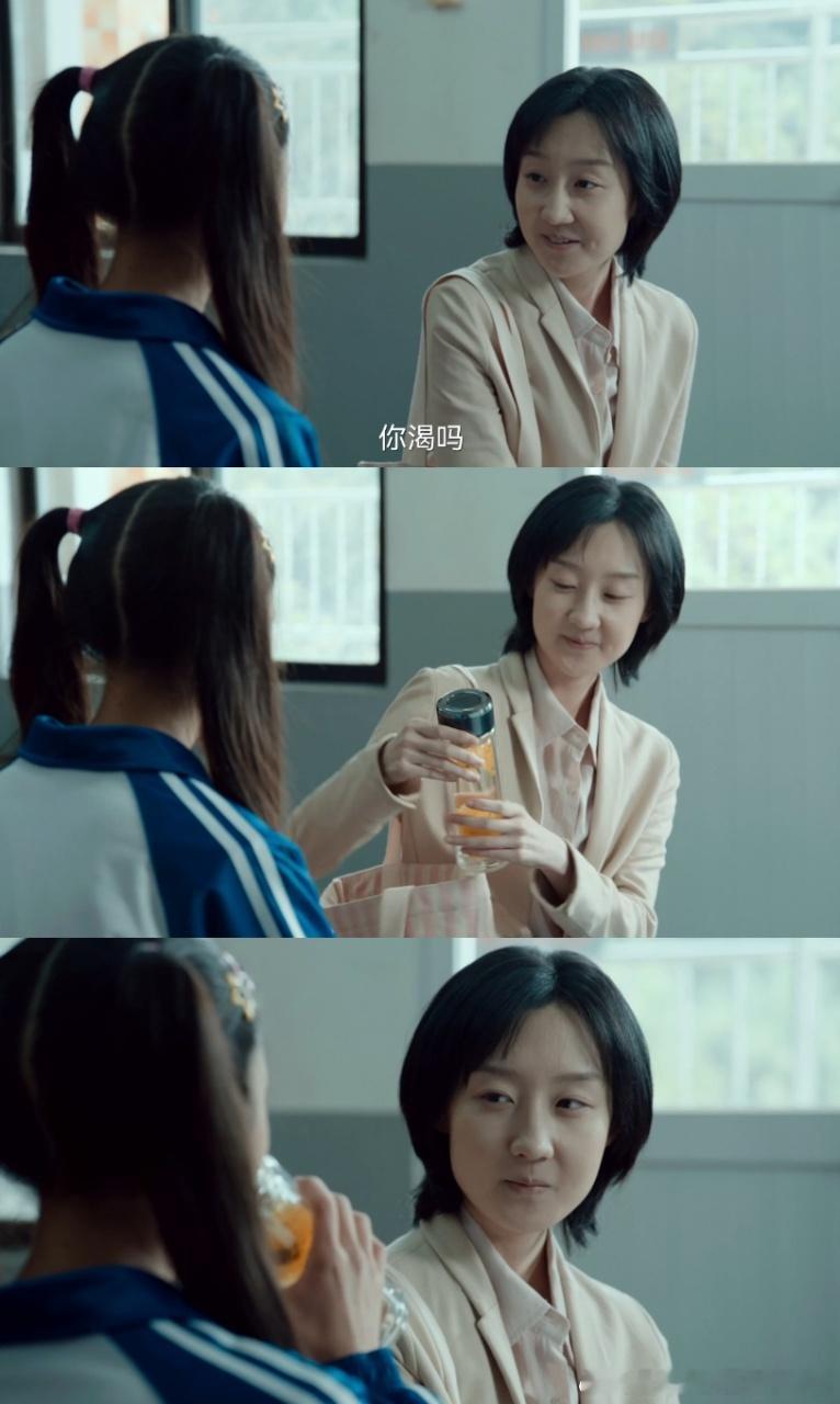 前有锅姨后有报班姐曲禾报班姐我的老天爷，曲禾在《无尽的尽头》里饰演的胡敏敏真的给