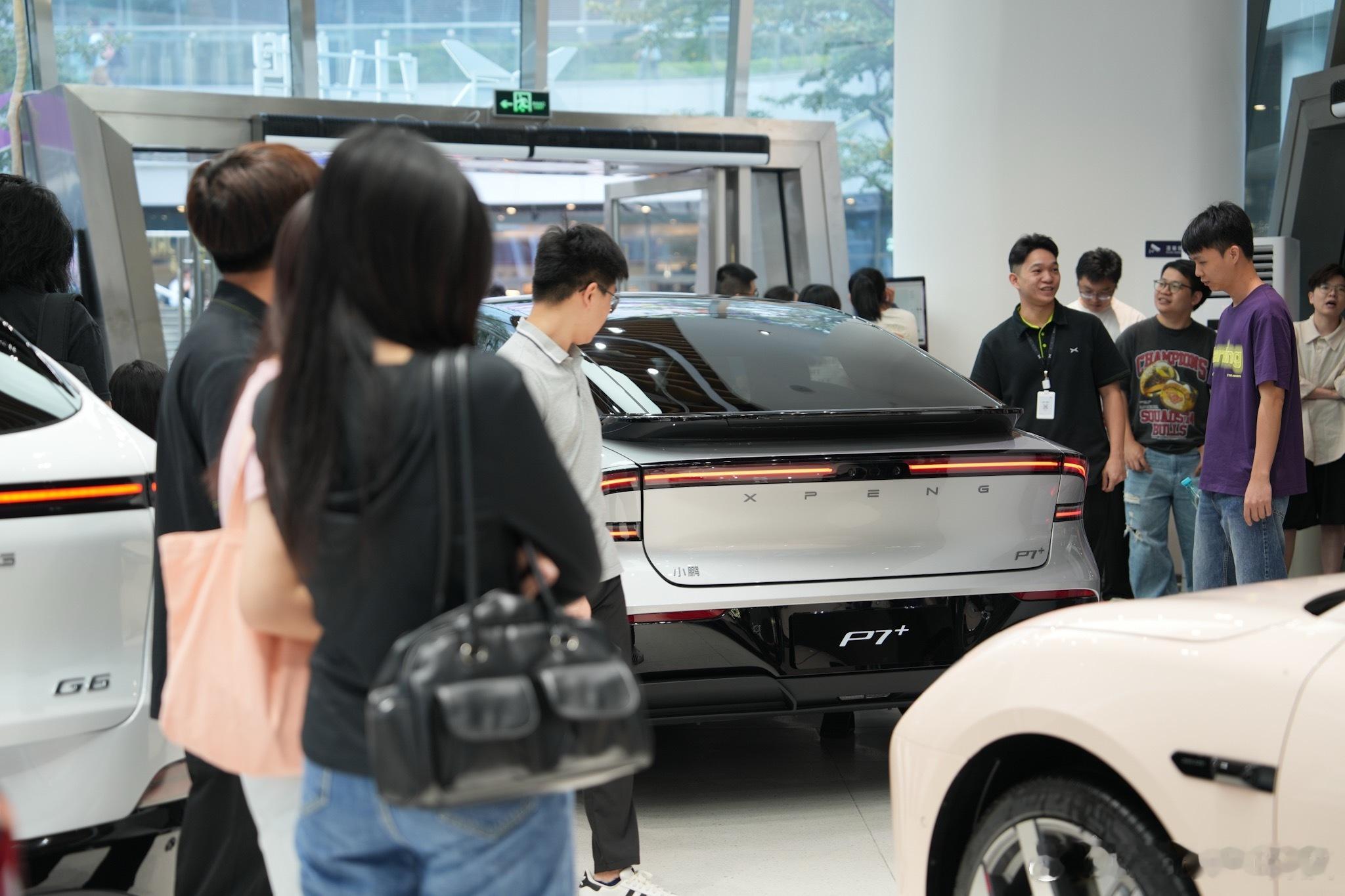 #小鹏P7+展车全国到店# 小鹏 P7+全国门店展车已到店！[good][goo