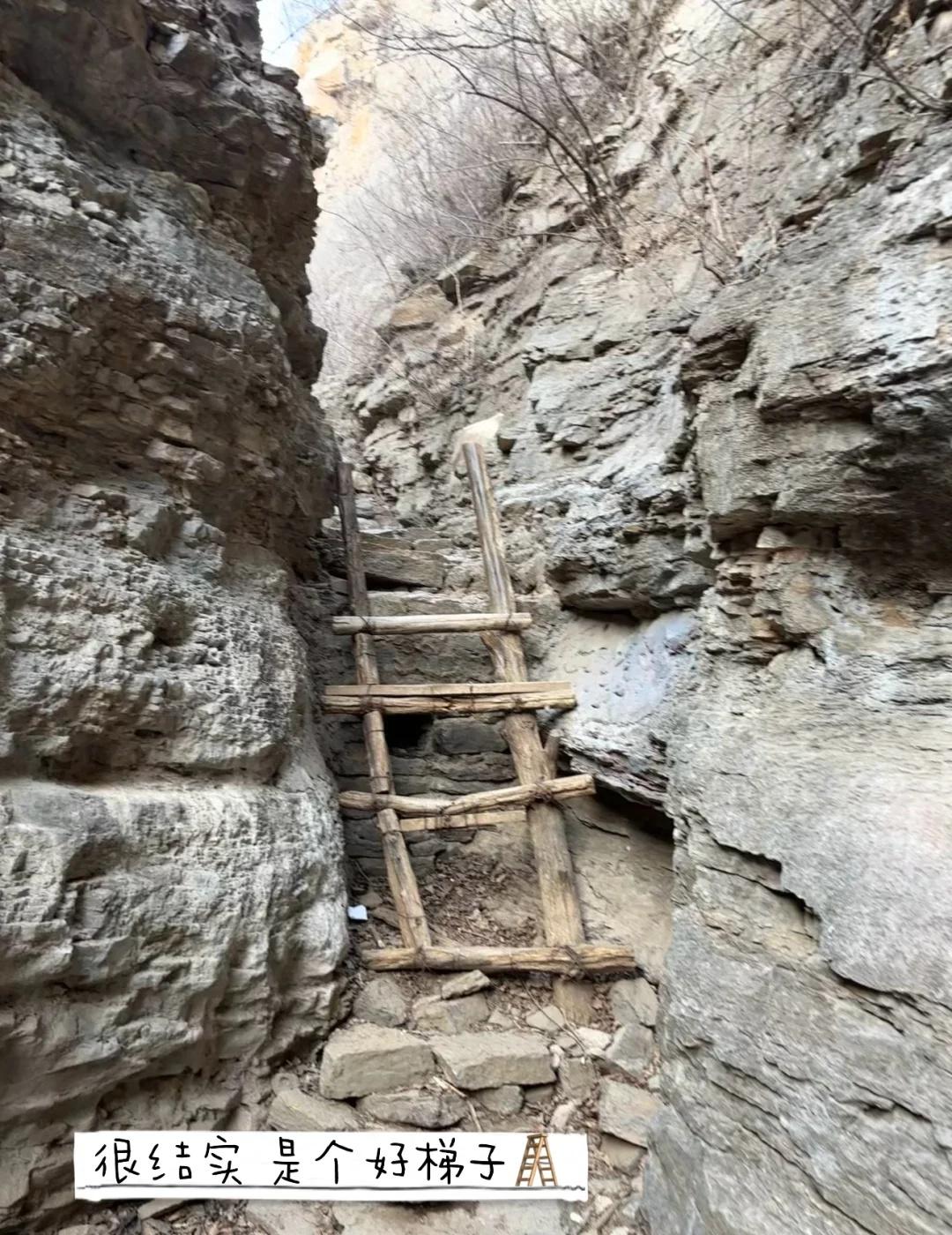 济南市区徒步｜龙洞藏龙涧，无滤镜版
打卡济南市区藏着的超绝徒步路线🌿
不用远行