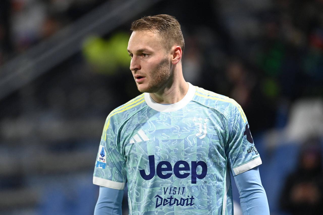 难崩，最失望球员你文蝉联5年了！

库普迈纳斯被评为“2025年最令人失望球员”