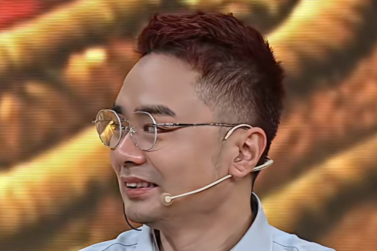 八王表情管理不太行啊 