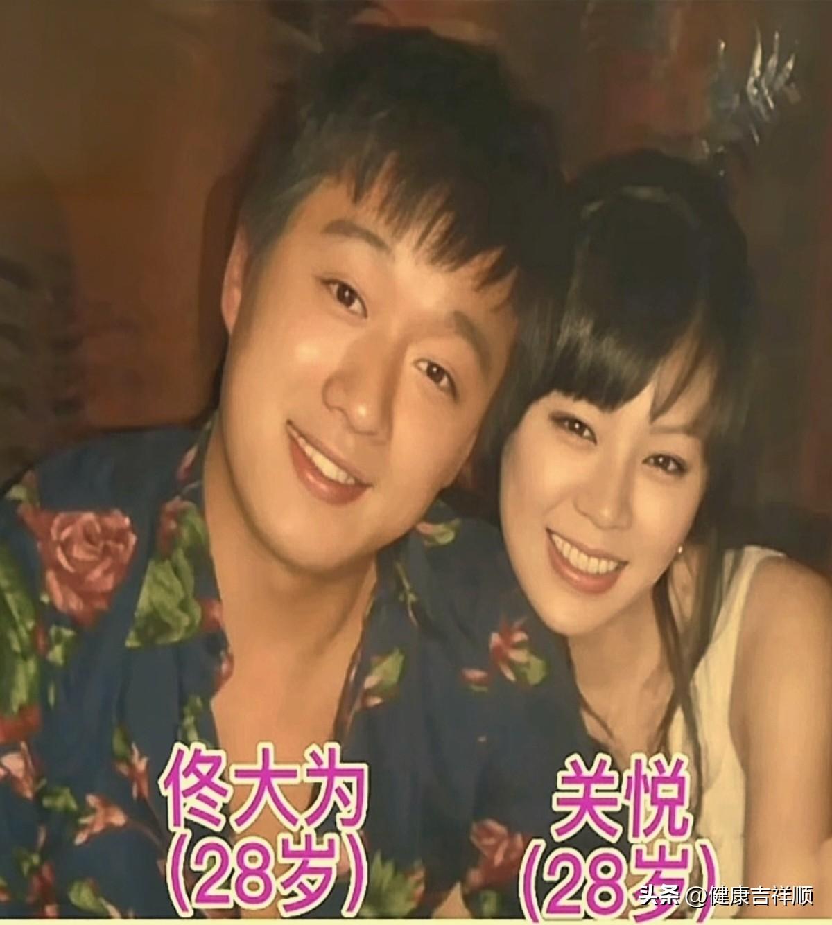 早年青涩稚嫩的佟大为与关悦，满眼青春朝气；
历经漫长岁月再次同框，模样悄然改变，
