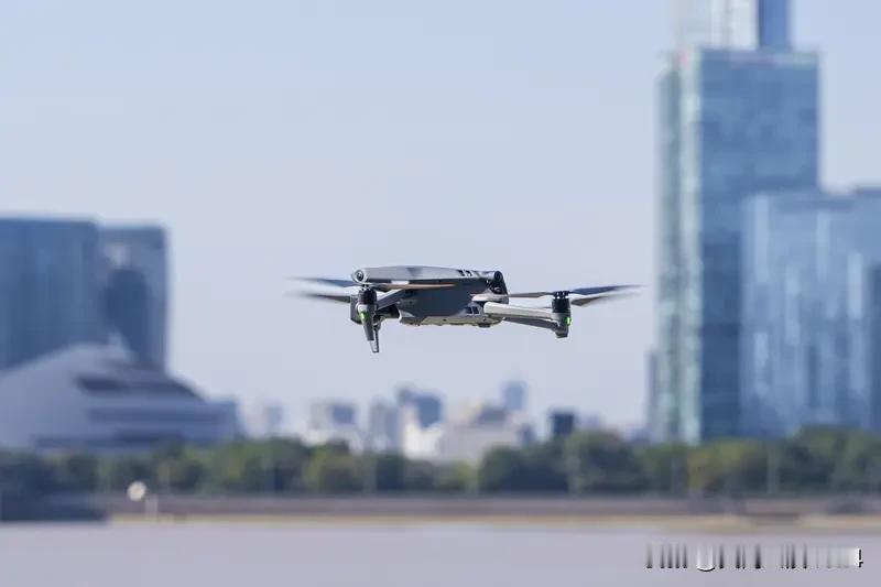 “九天”无人机成功首飞有何意义 “九天”无人机首飞成功意义非凡。它标志着我国大型