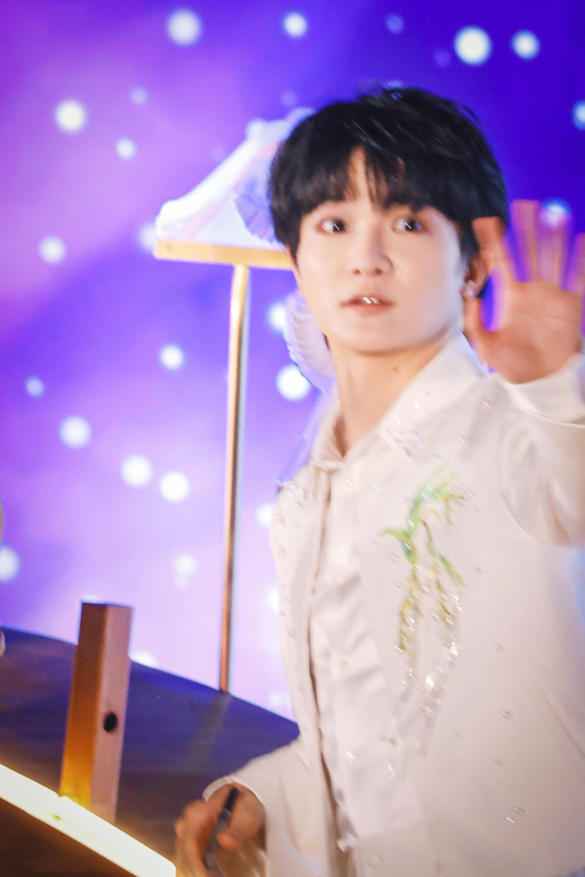 哎呀小兔牙露出来啦w🐰 