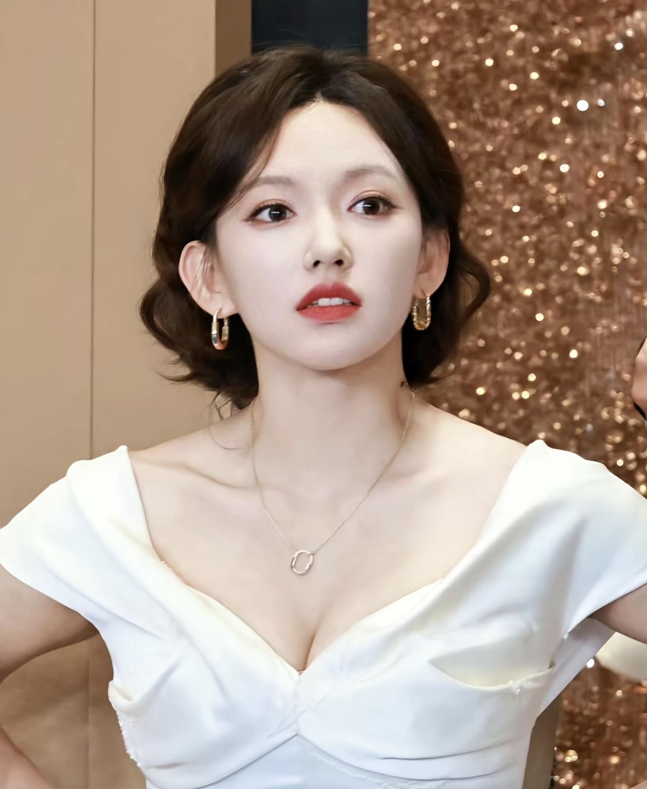 如果程潇、张萌、柳岩这三个女人同时追我，不管选谁都会伤另外两个女人的心。真的是太