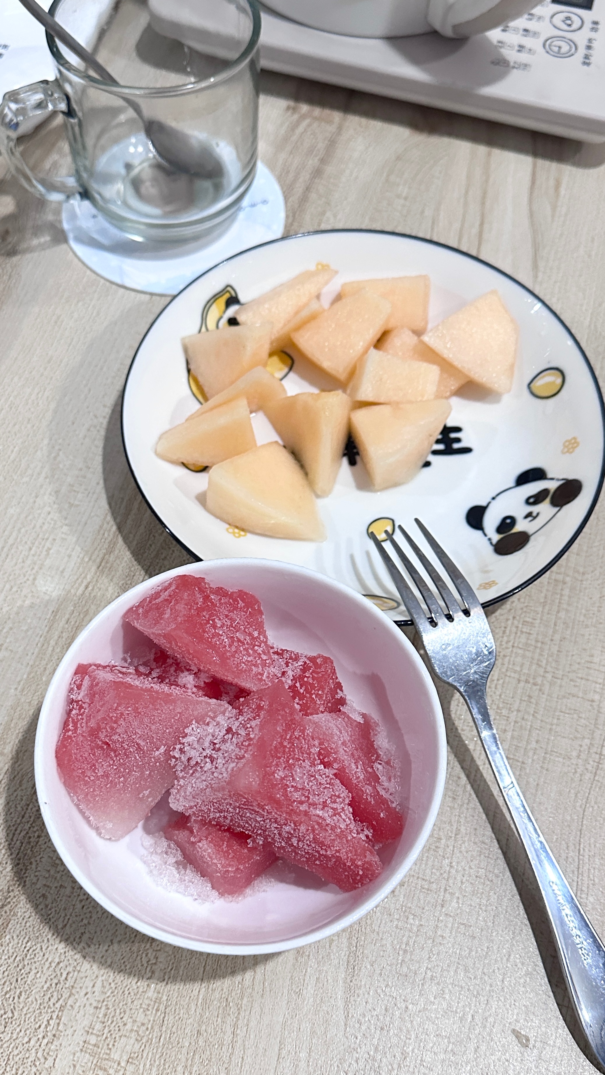 我妈把西瓜端给我的时候我承认我懵了，放急冻咋还能忘记呢 