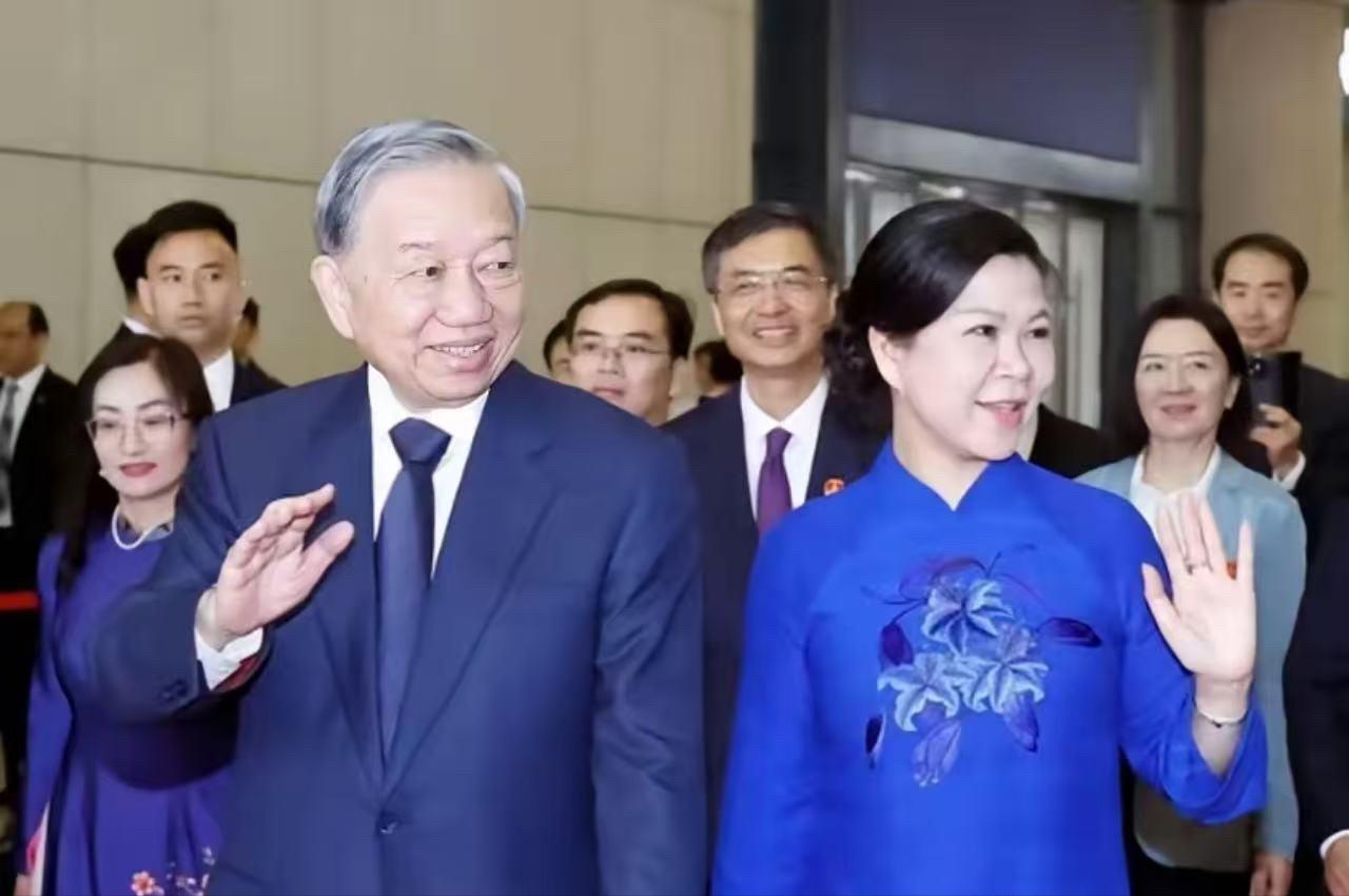 苏林回国火车刚开动就变天？
苏林前脚刚登上回国的火车，后脚中越联合声明就砸下来，