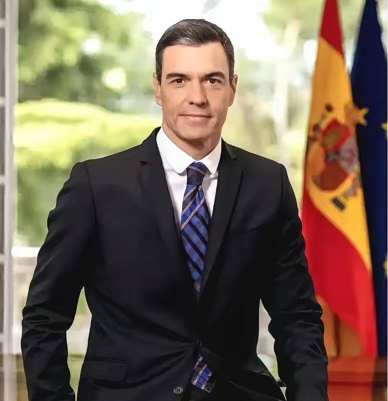 他长得帅，气场也很足，他不以颜值取胜，而是以原则取胜，他就是西班牙首相桑切斯。
