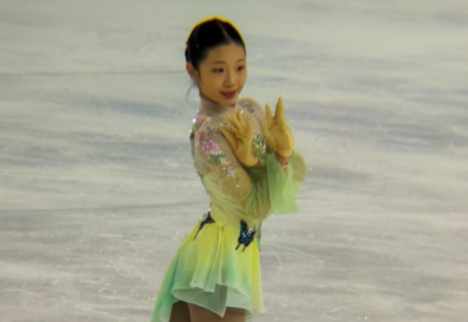 14岁花滑天才少女夺冠却无缘冬奥

2025全花滑锦锦赛，14岁金书贤凭《梁祝》