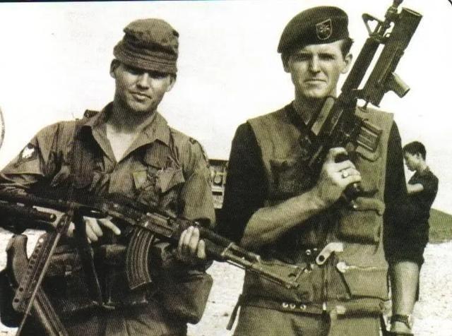 在战场上从军官背后打黑枪是老兵油子或者平日遭受打骂的士兵最常用的方式，毕竟平日里