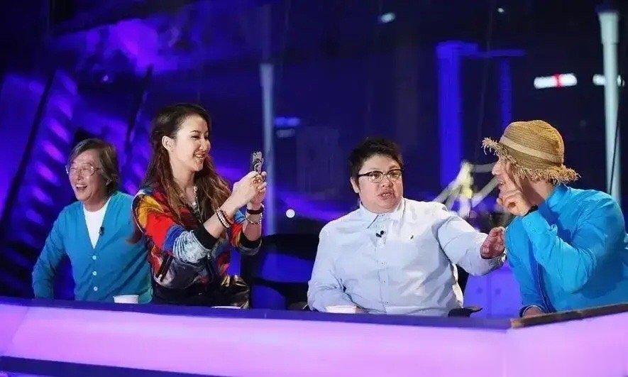 #黄晓明 CoCo一直像小太阳#2023年7月5日深夜11时45分，黄晓明通过个