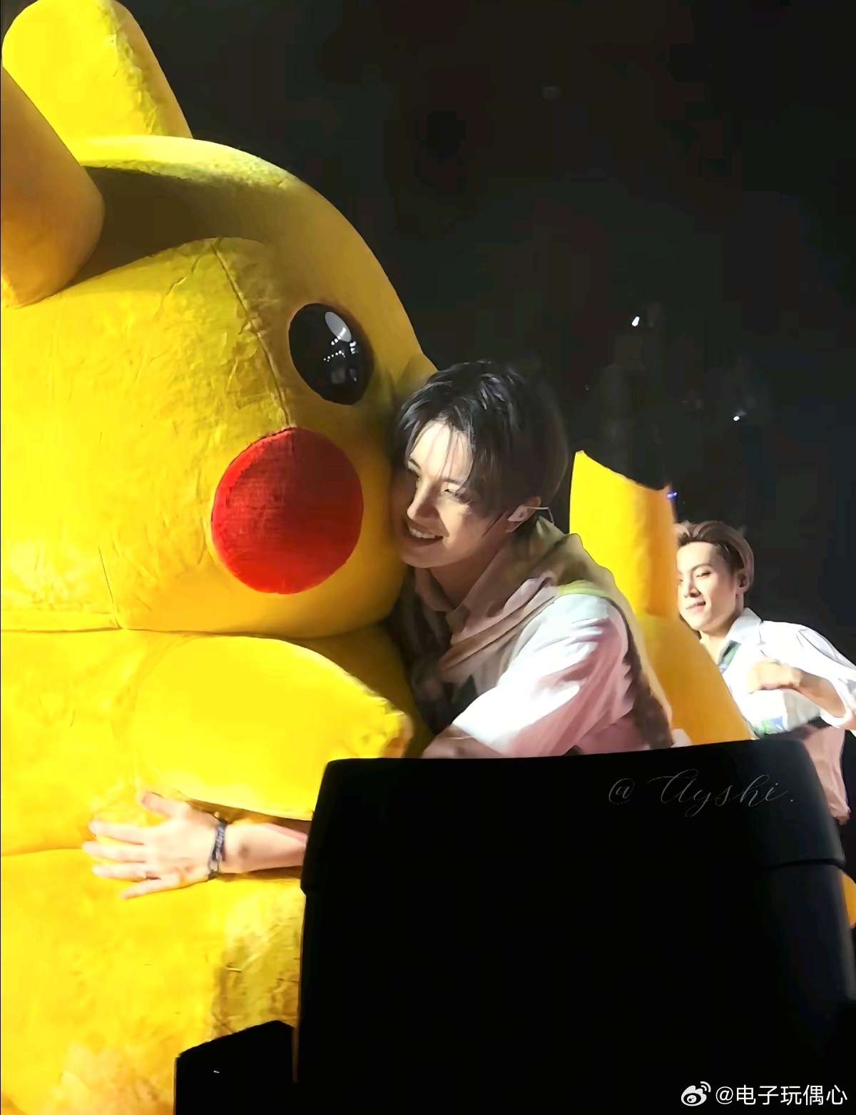 每天反复做的事情造就了我们，然后你会发现，优秀不是一种行为，而是一种习惯。人生的