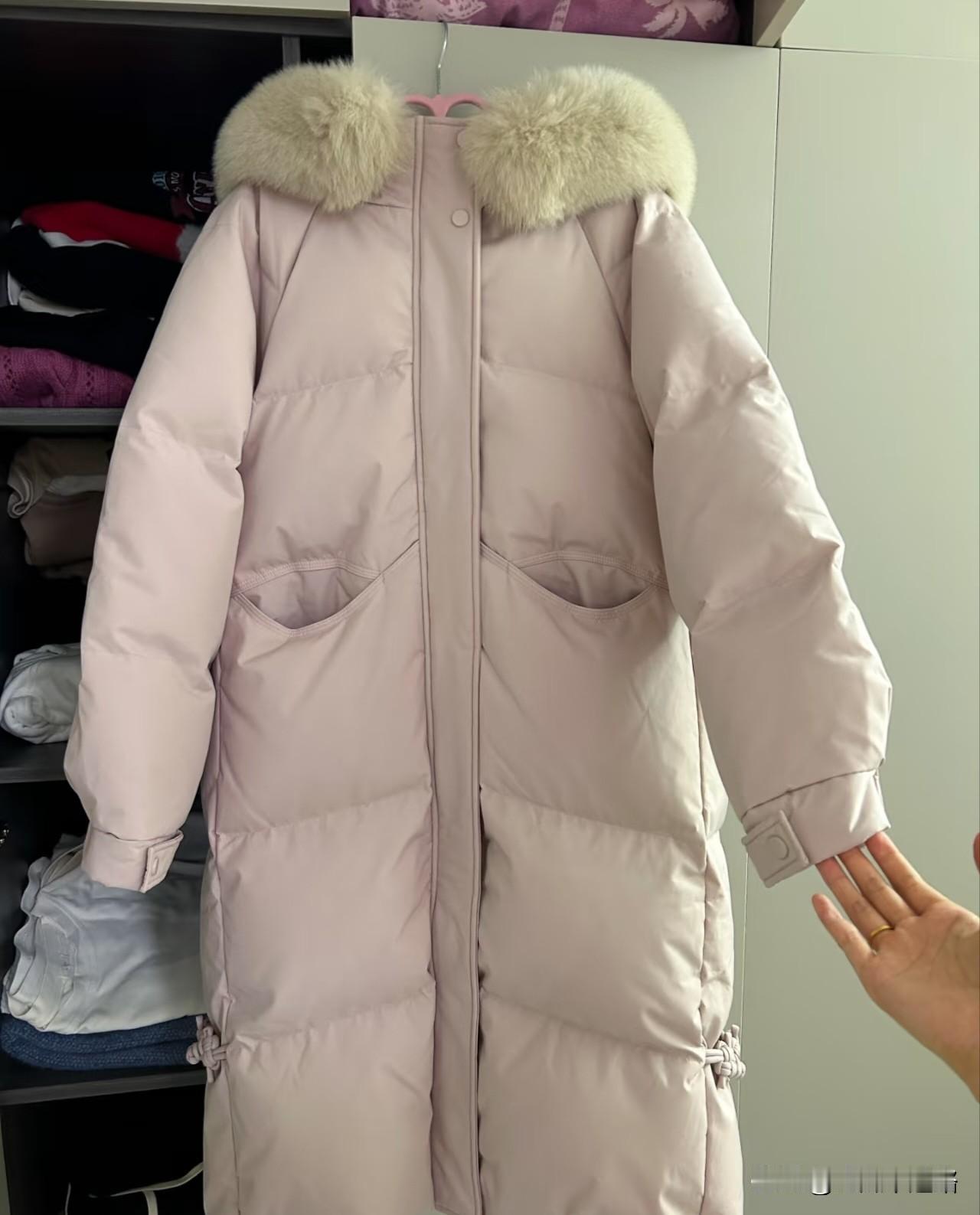 我和我姐因为买羽绒服较上劲了

她看我新买的羽绒服标价一千多，直说我不会过日子。