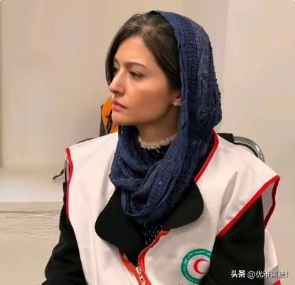 伊朗女演员帕尔迪斯·艾哈迈迪娅以前是死硬反政府派，是骂伊朗现政权骂得最凶的那拨人