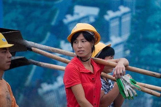2023年起，农民工男60岁、女55岁打工迎来新规，或统一“清退”？
农民工在中