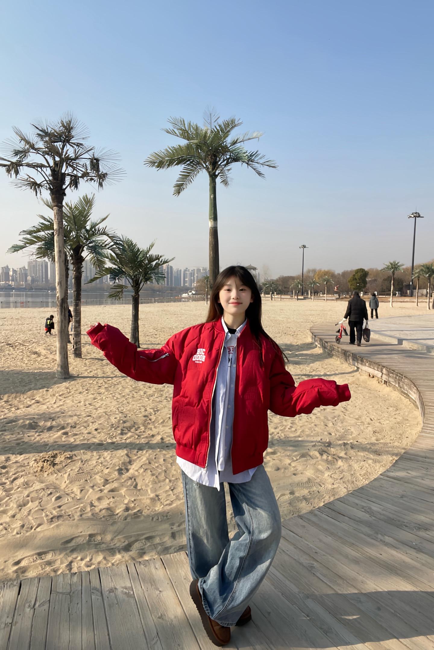 之前那么亲密 袒露过那么多次心扉 现在突然回归到陌生人的状态真的很奇妙