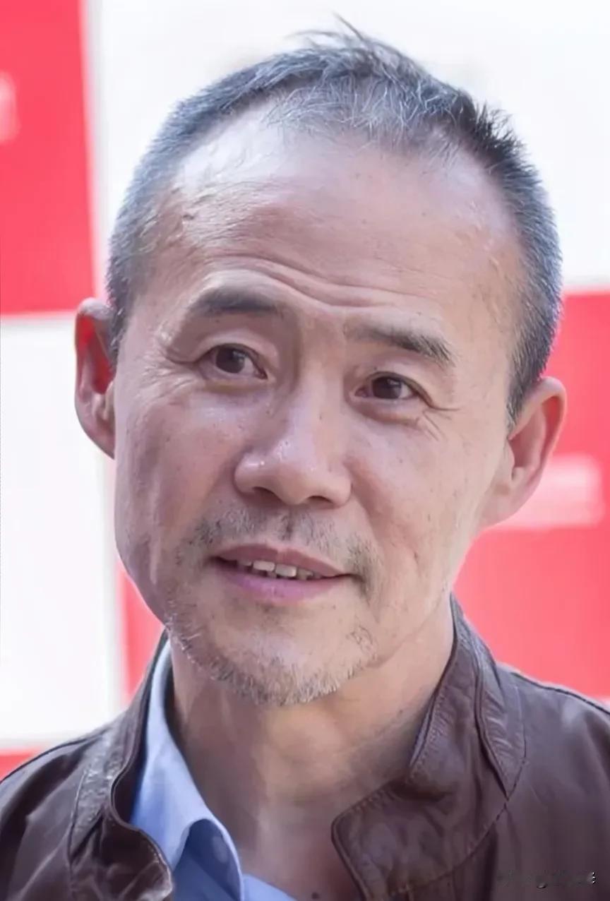 一家大型公司，往往有创始人、董事长、总裁、CEO、总经理、董事会秘书等等领导，谁
