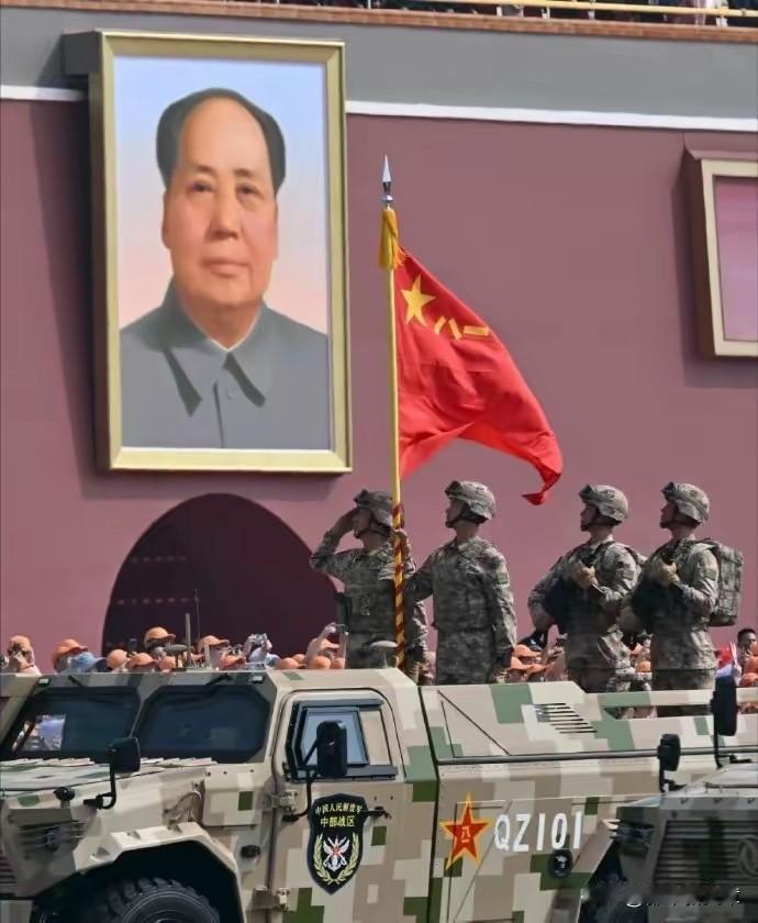 今天是毛主席诞辰132周年的日子，每当生活遇到挫折，每当面对这个世界感到迷茫，每