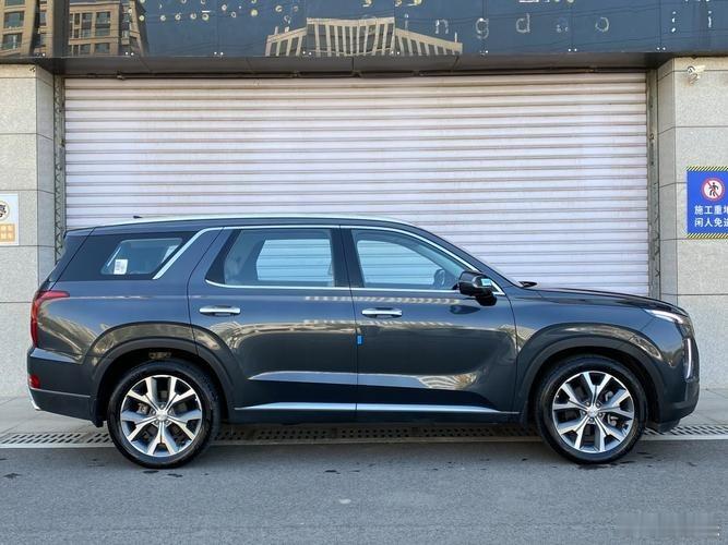 现代帕里斯帝 换代前后口碑与定位截然不同。换代前以进口身份+3.5L V6大排量