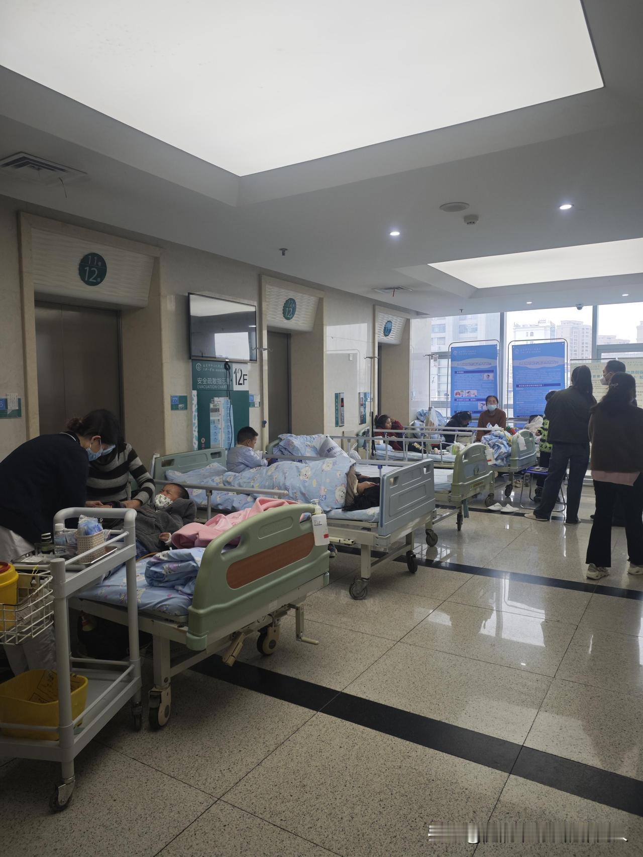 今天看到一个视频
 
婆婆住院好几天了，儿媳不去照顾，婆婆和同病房的人说；儿媳不