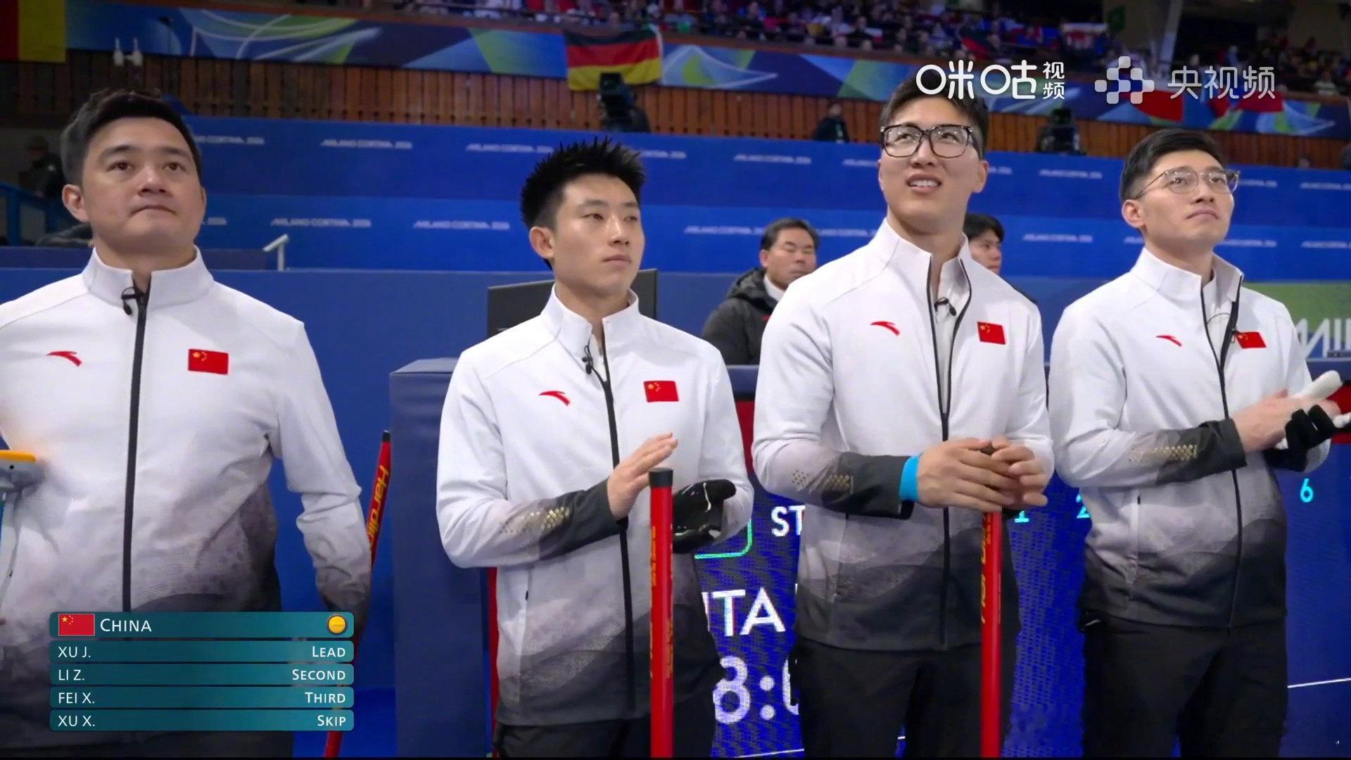 中国冰壶男队除夕夜收获首胜米兰冬奥会冰壶男子循环赛，中国队11-4战胜东道主意大