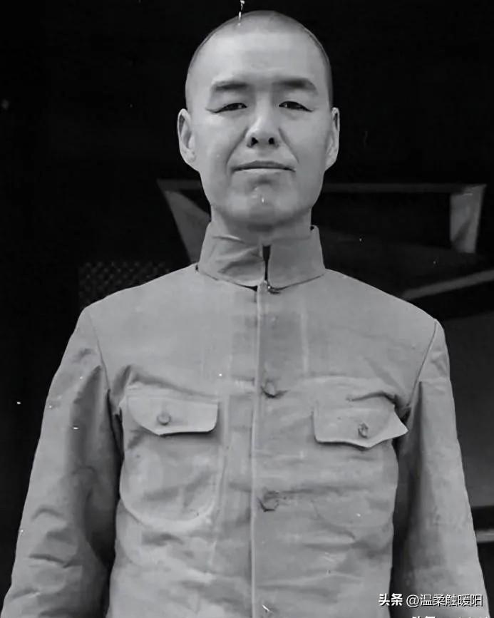 1949年10月1日新中国成立后，邓宝珊被任命为甘肃省政府主席。得知这个任命后，