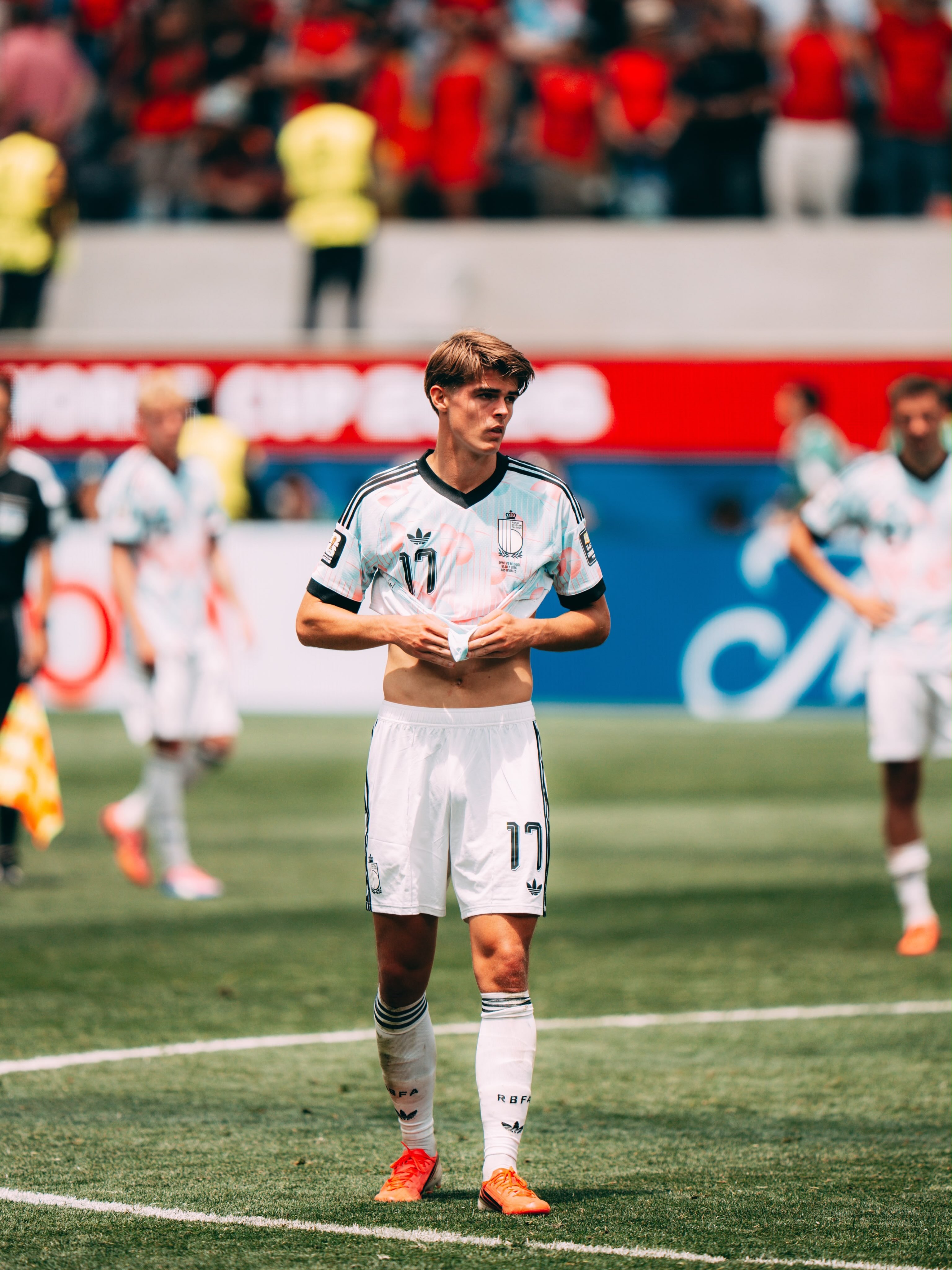 【德凯特拉雷🇧🇪】 世界杯 “虽然就此止步令人遗憾……但我为我的团队深感自豪