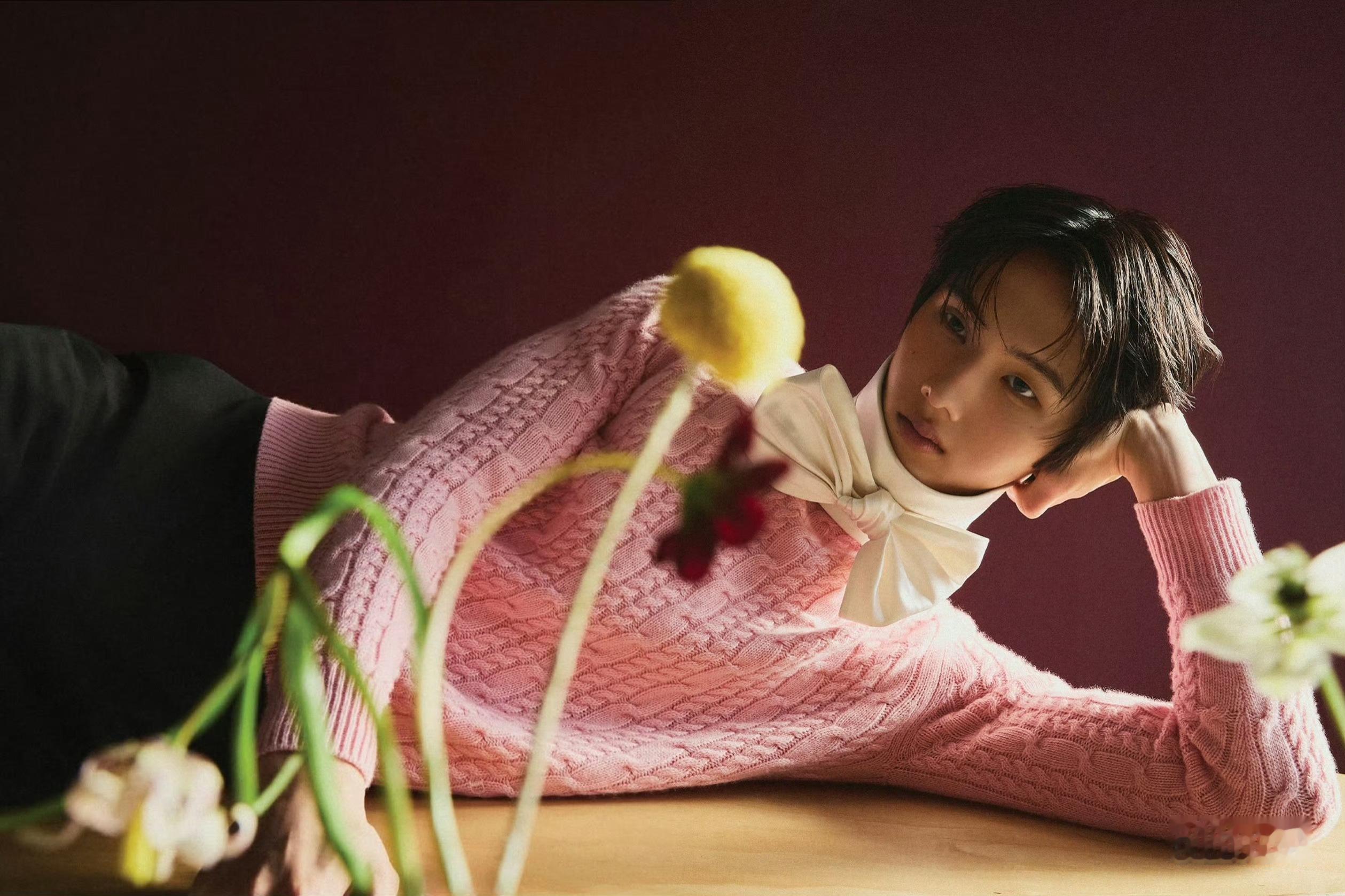 朴志晟 Allure Korea 5月刊封面，出道十年来的首个个人韩国本土杂志封