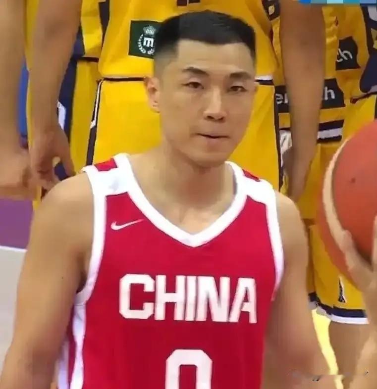 山东男篮引进强力内援后卫还有戏吗？

今年山东男篮后场补强的三个目标，直接把“理