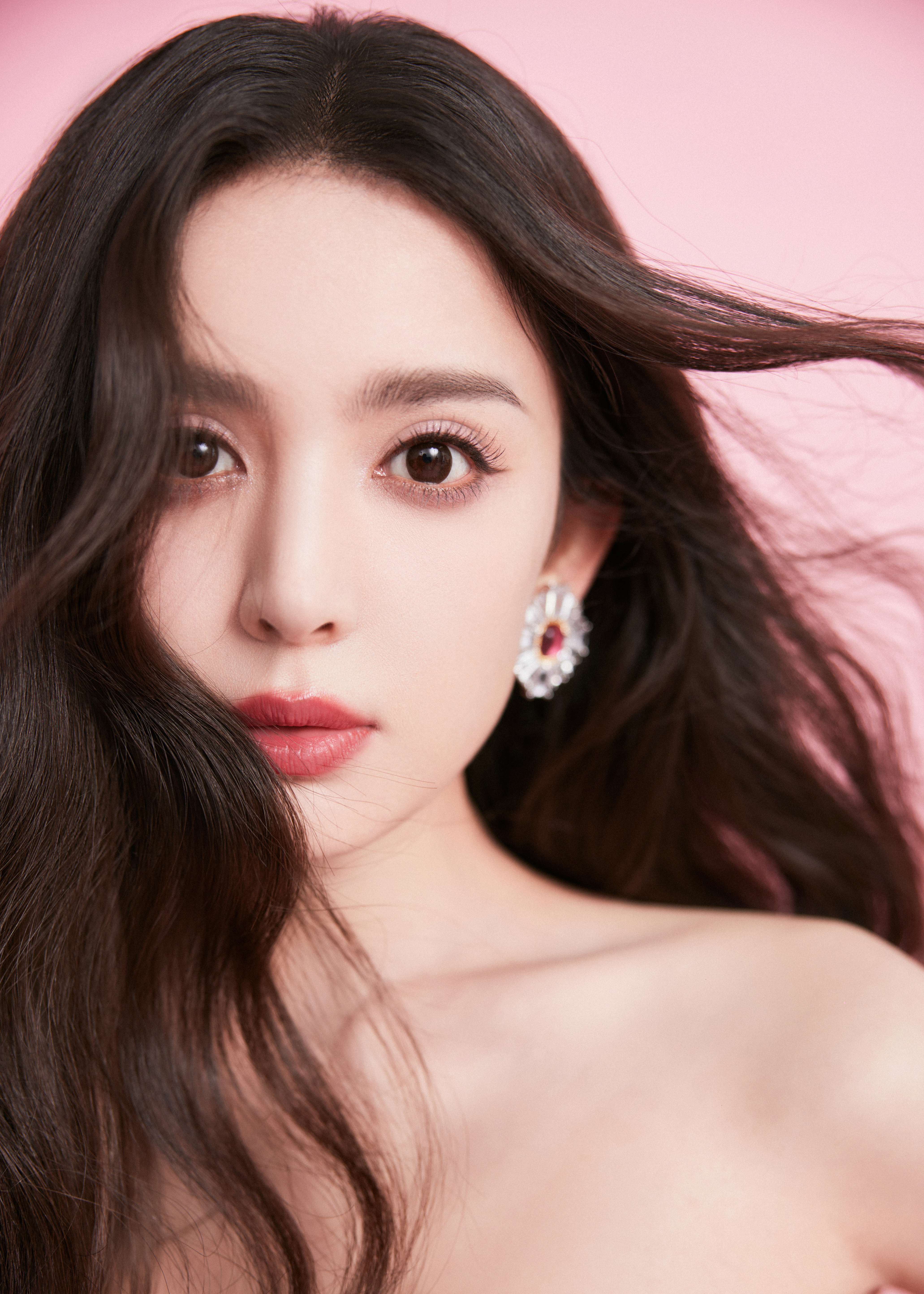 古力娜扎 甜美可爱#娜扎雾面草莓妆##娜扎[超话]# ​​​