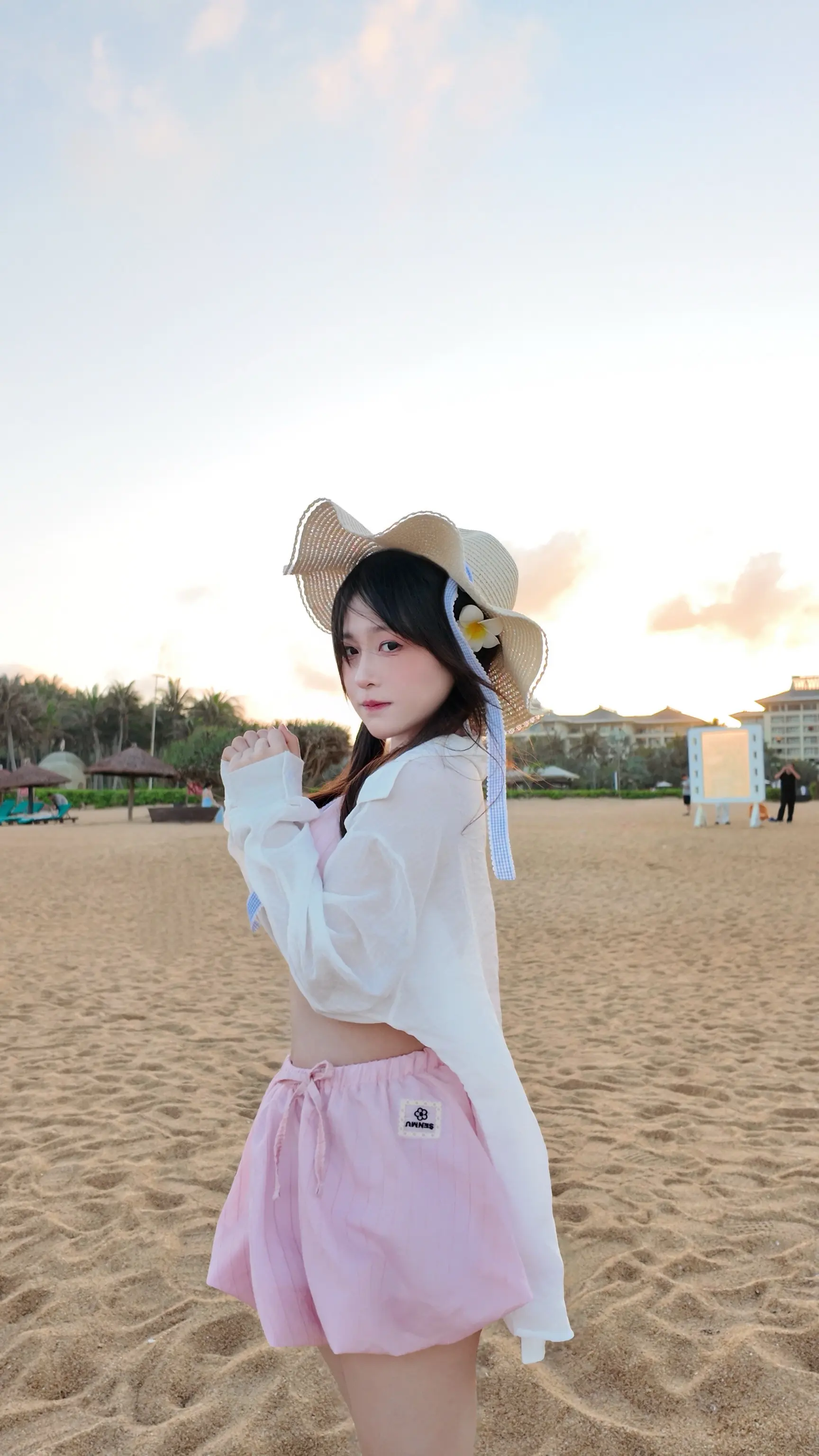 甜美女孩 夏日氧气感 泳衣穿搭 海边