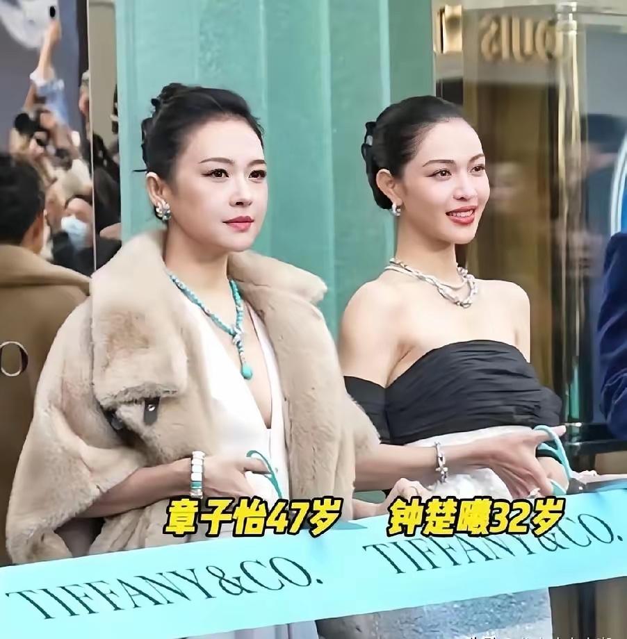 摄影师都懵了！钟楚曦半步贴向章子怡，Tiffany剪彩现场的沉默，比宫斗剧还精彩