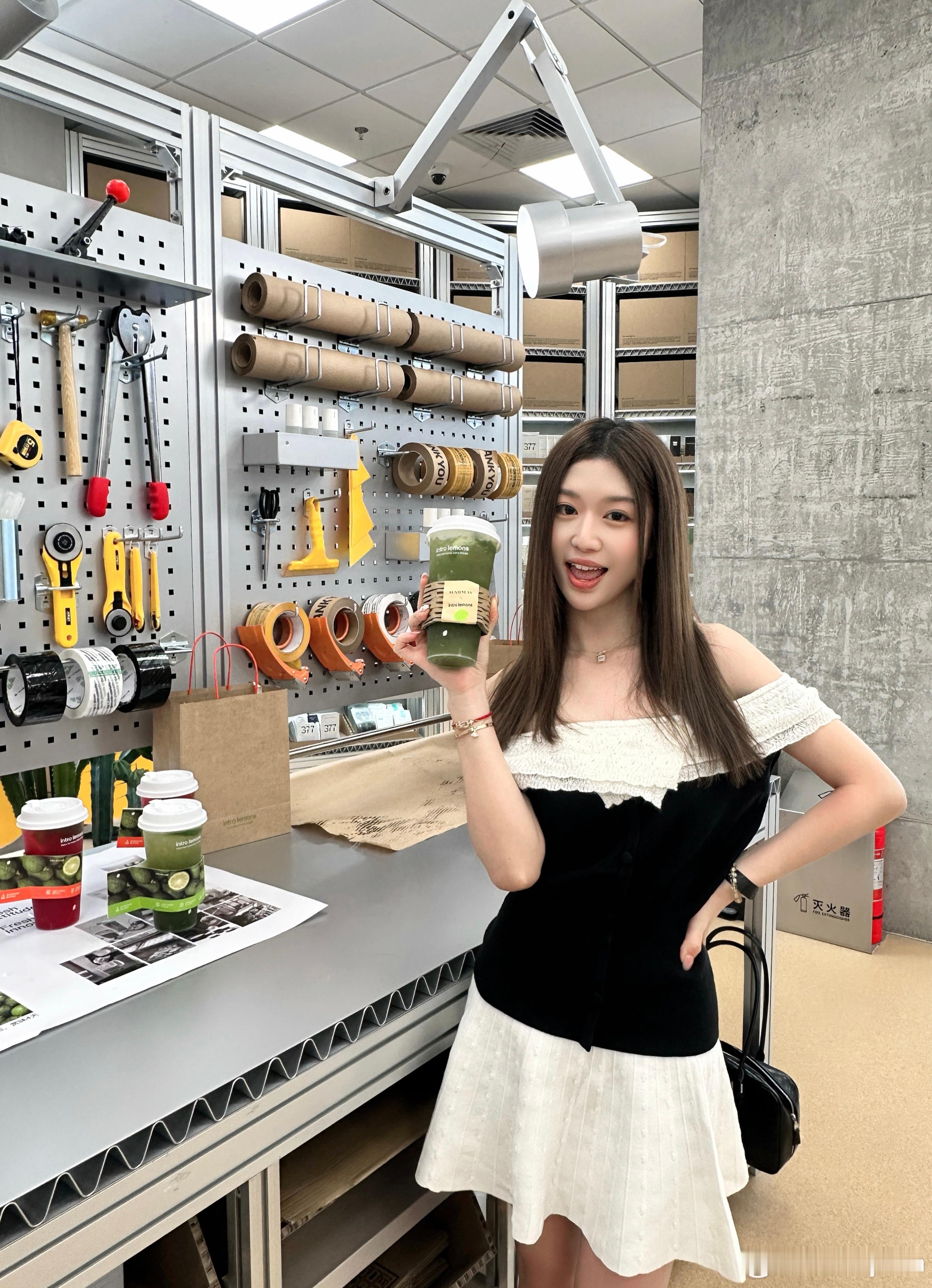 🪵🧃来到了一个很可爱的店🏬 ​​​