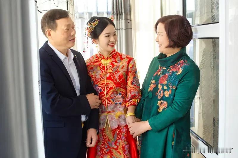 一姑娘称，男方娶妻需花费不少钱财，她找不到能在婚前挣到足以提供女人生活保障的男人