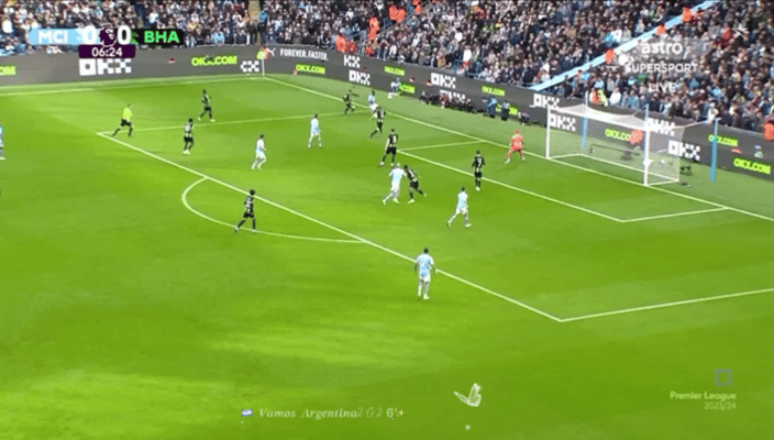 蜘蛛结网似梅西！阿尔瓦雷斯肯定是在国家队向梅西偷师学艺了[捂脸]，和梅西两粒精彩