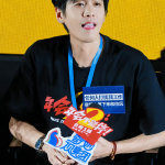 张若昀你很急先别急 谁能想到他这么拼，带伤出席全程不划水，满心满眼都是年会不能停